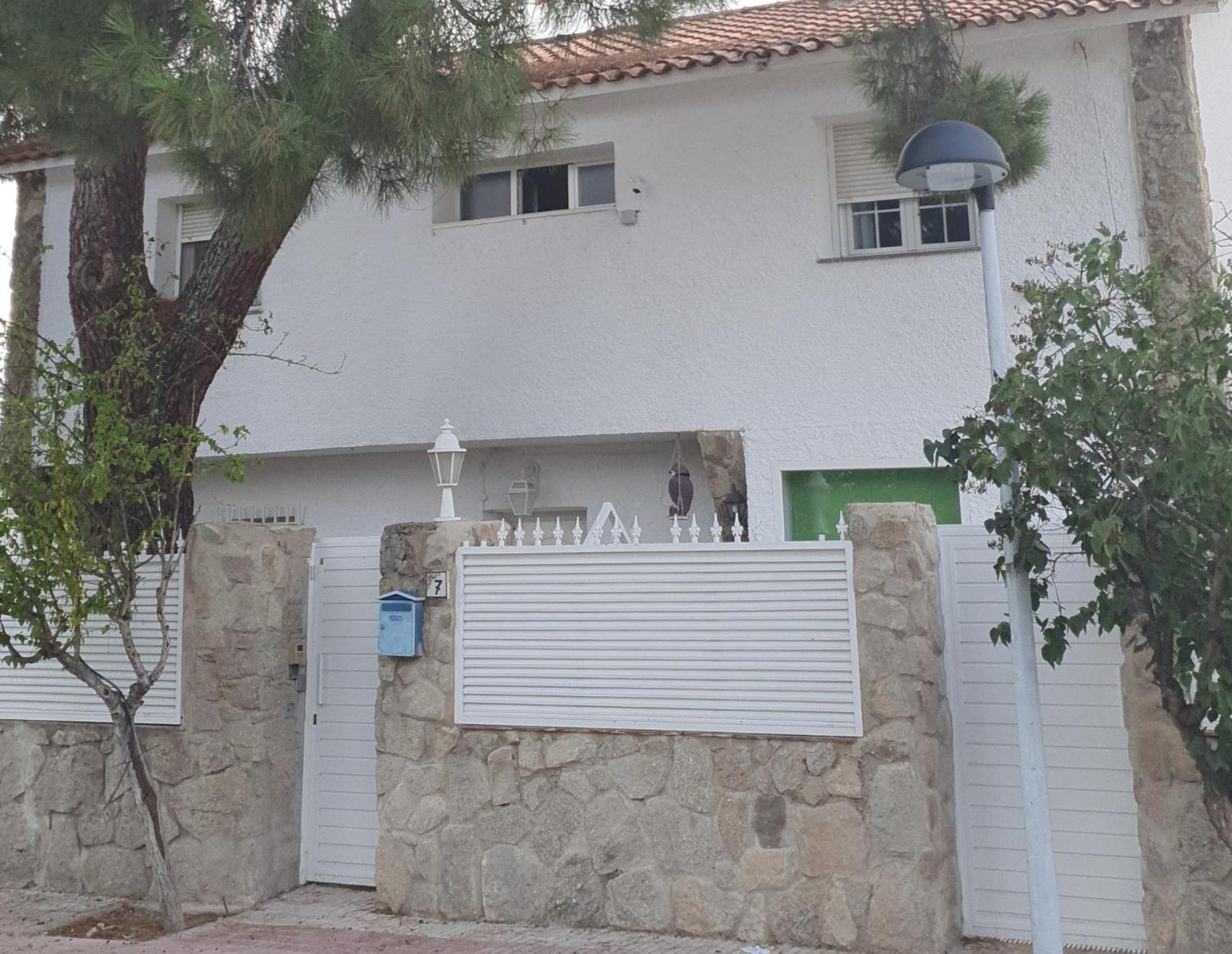 Casa Pinares Hotell Mostoles Exteriör bild