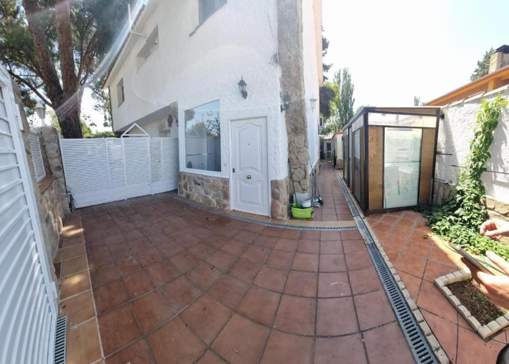 Casa Pinares Hotell Mostoles Exteriör bild